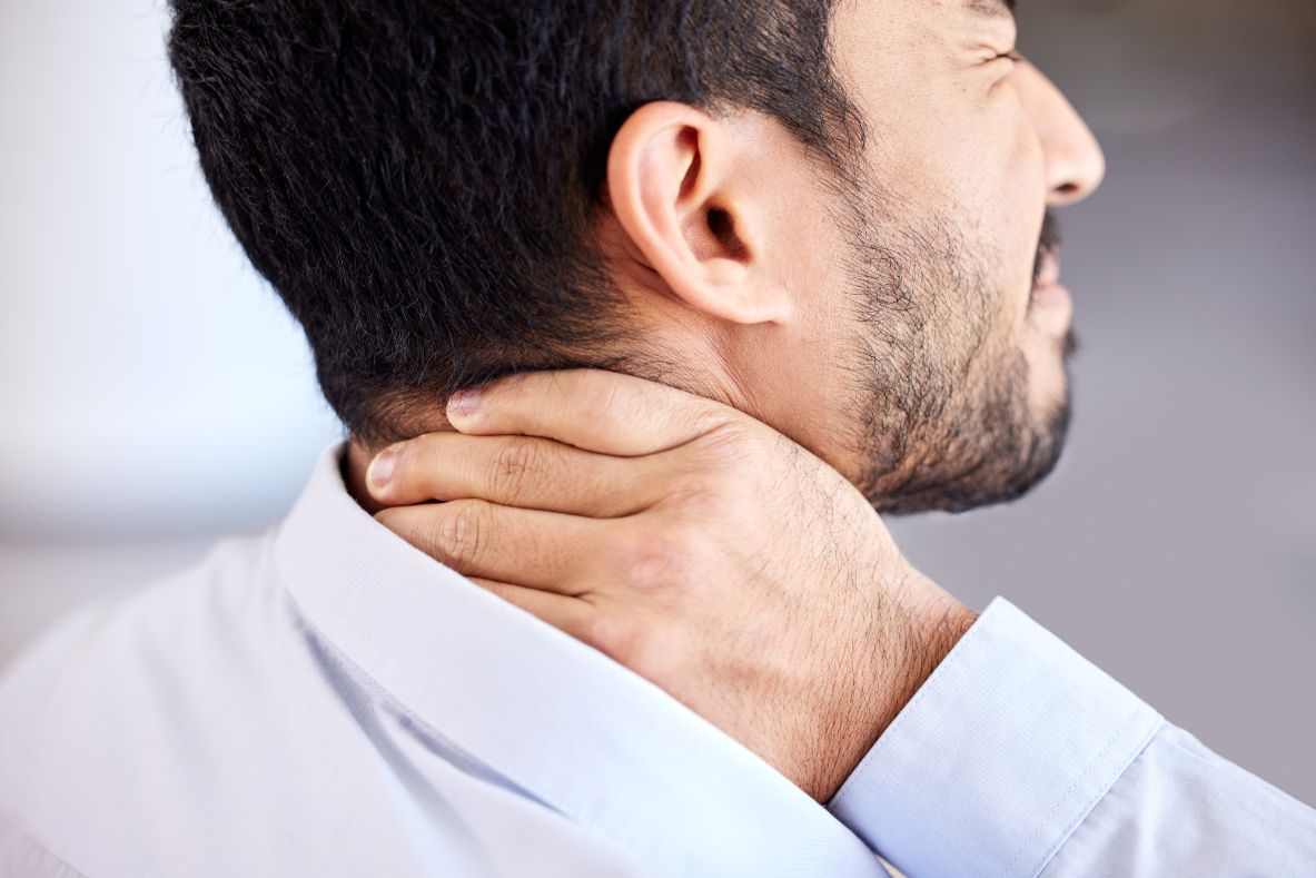 Signs that Your Neck Pain Requires Medical Attention